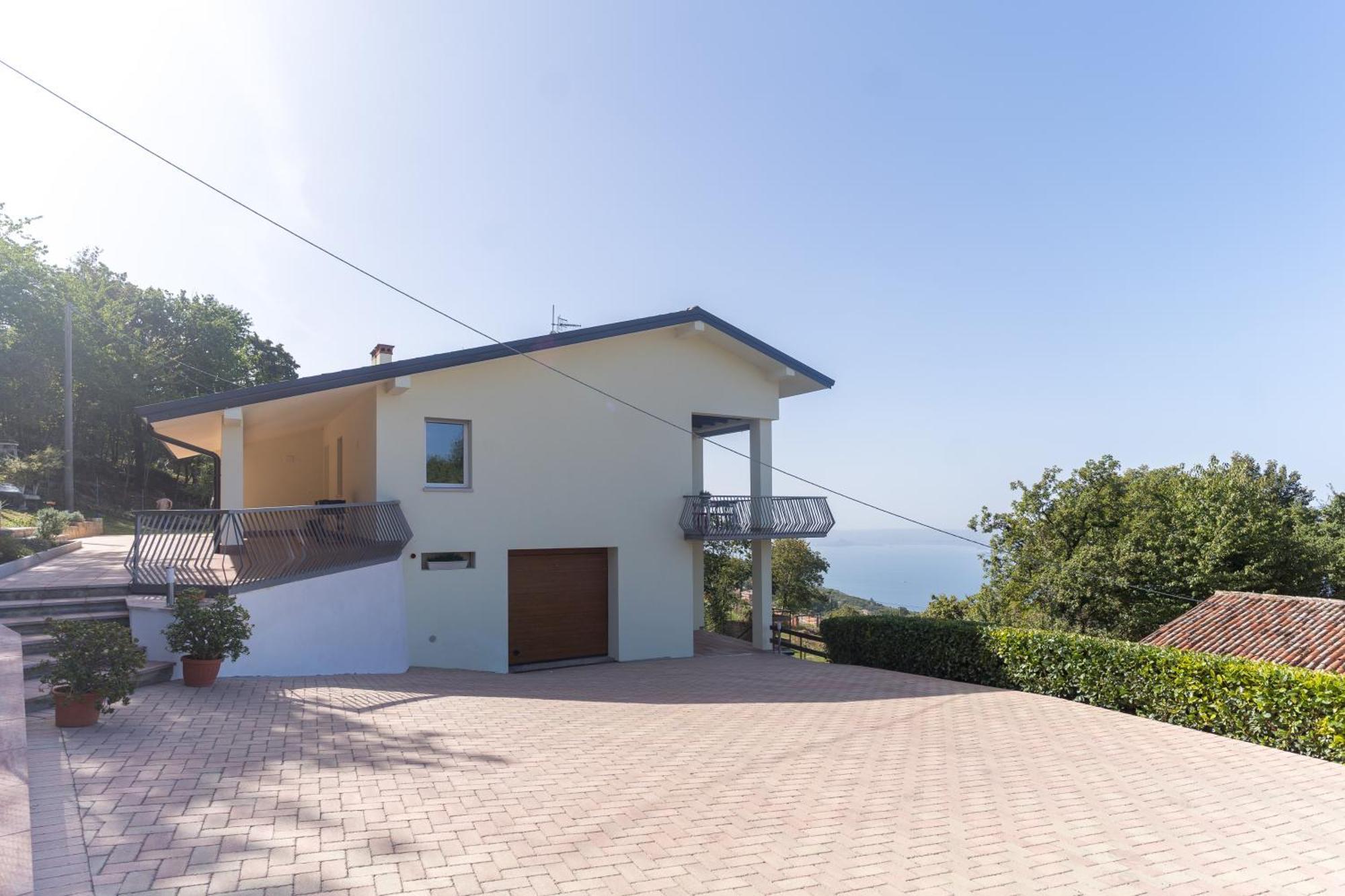 Villa Garda Panorama With Garden & Bbq San Zeno di Montagna