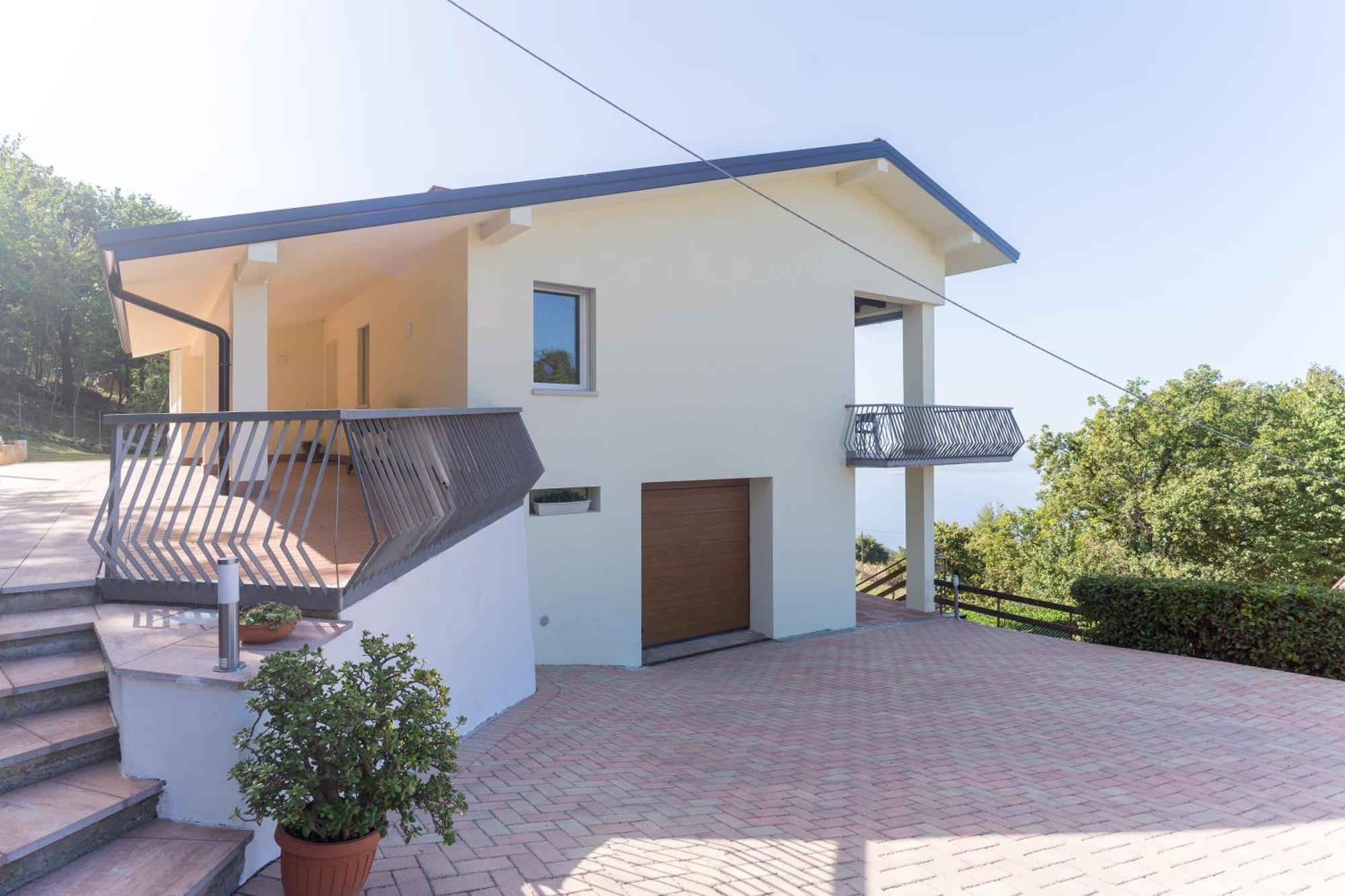 Garda Panorama With Garden & Bbq Villa