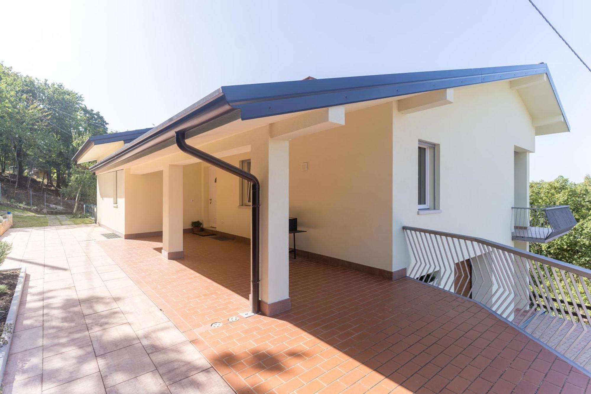 Garda Panorama With Garden & Bbq
